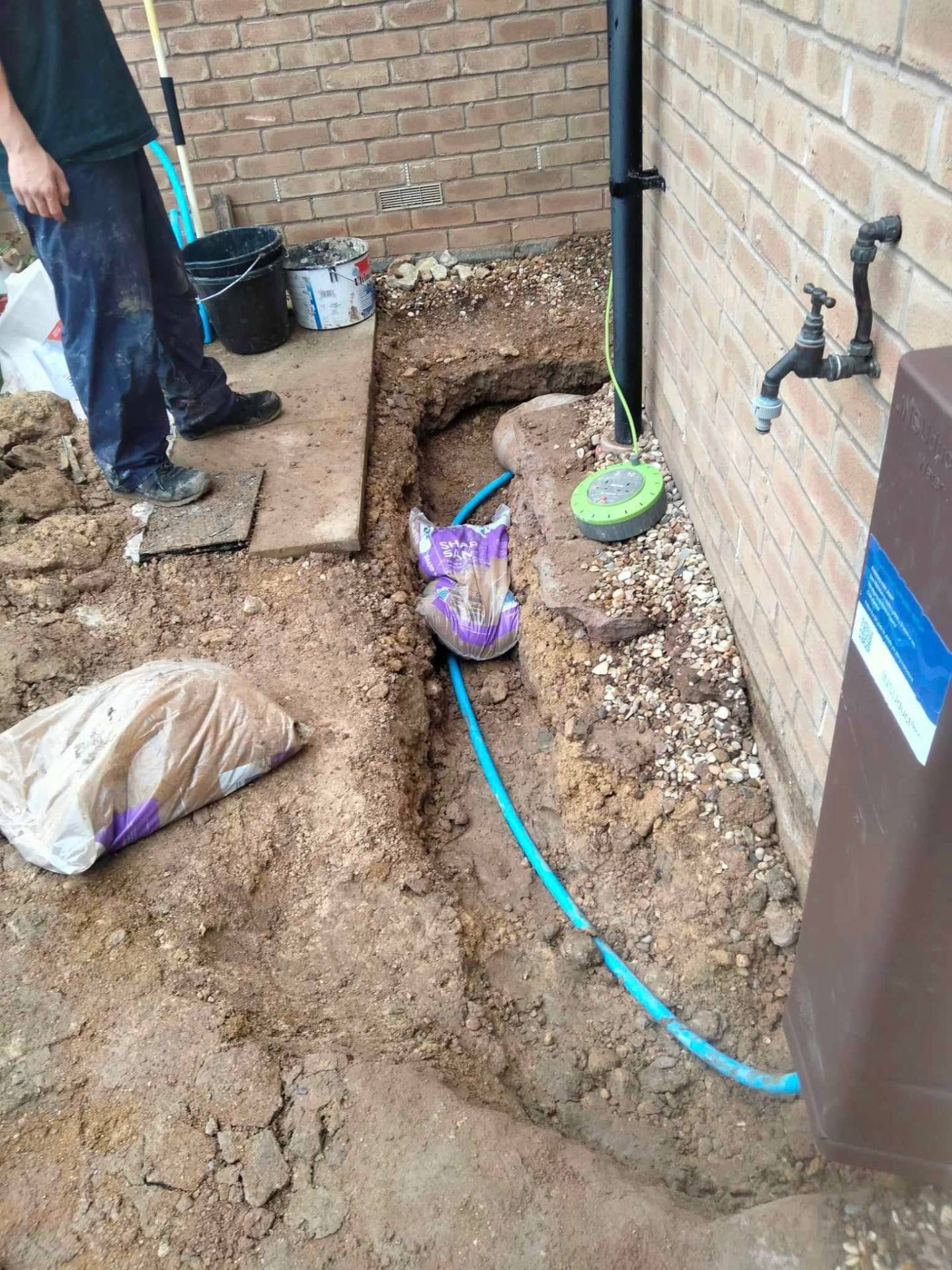 Mains water leak located and excavated by Reactive leak detection engineers